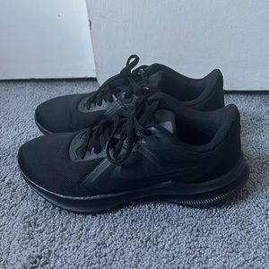 Black Nike running shoes size 8